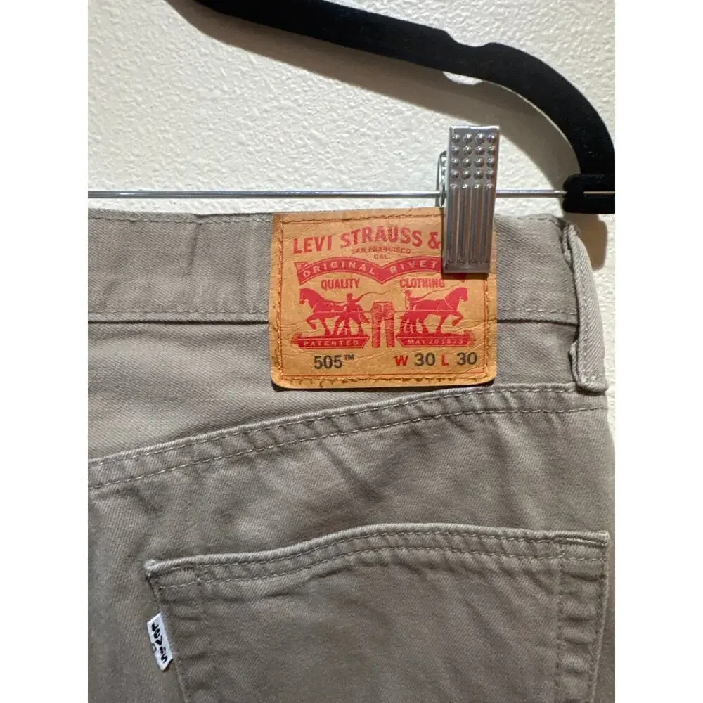 Levi’s Kahki 505 30x30 straight leg men’s